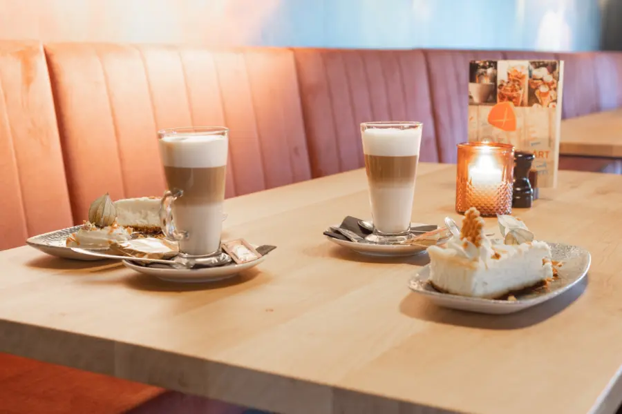 Koffie met gebak restaurant Troubadour Kaps Tubbergen